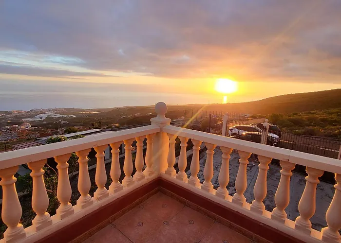 Вілла El Mirador 6 Bedrooms *