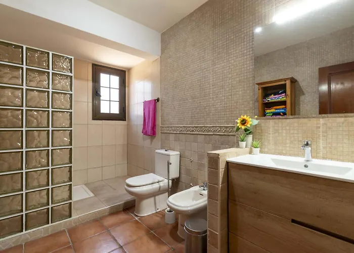 El Mirador 6 Bedrooms * Адехе