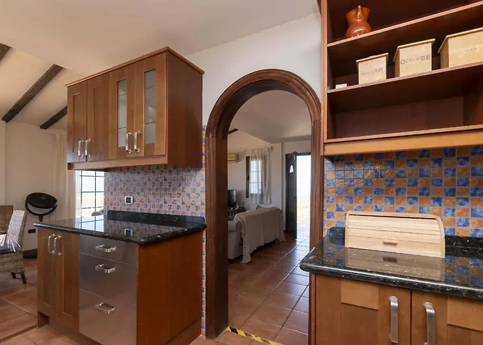 Вілла El Mirador 6 Bedrooms *