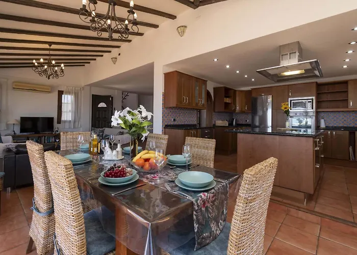 Вілла El Mirador 6 Bedrooms Адехе