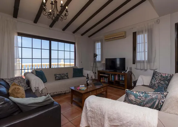 Вілла El Mirador 6 Bedrooms *