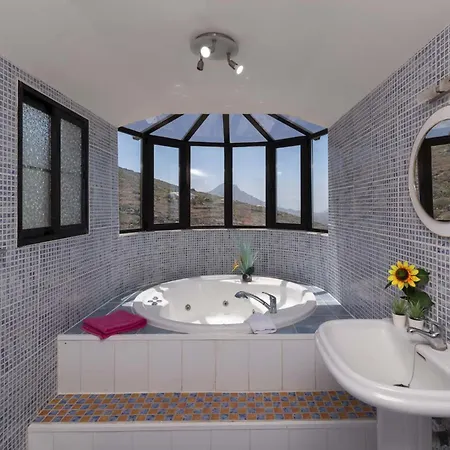 Villa El Mirador 6 Bedrooms